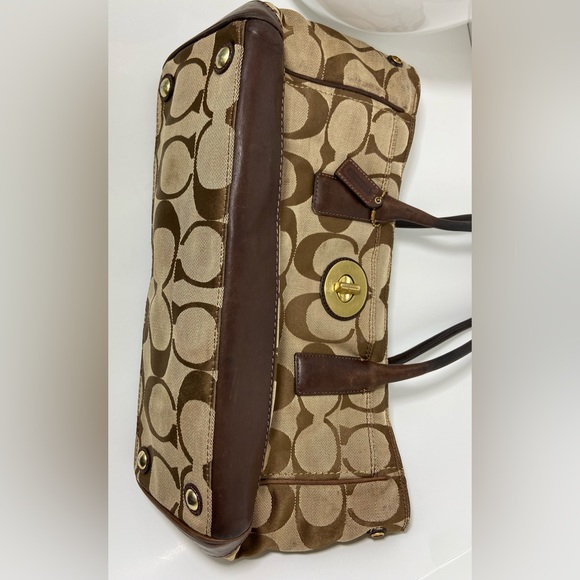 Vintage Signature Coach Tote. - Picture 3 of 9